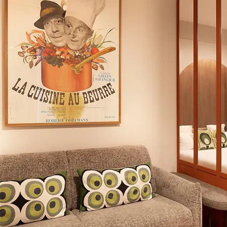 Pick A Flat's In Montmartre - Rue Des Martyrs * Paris